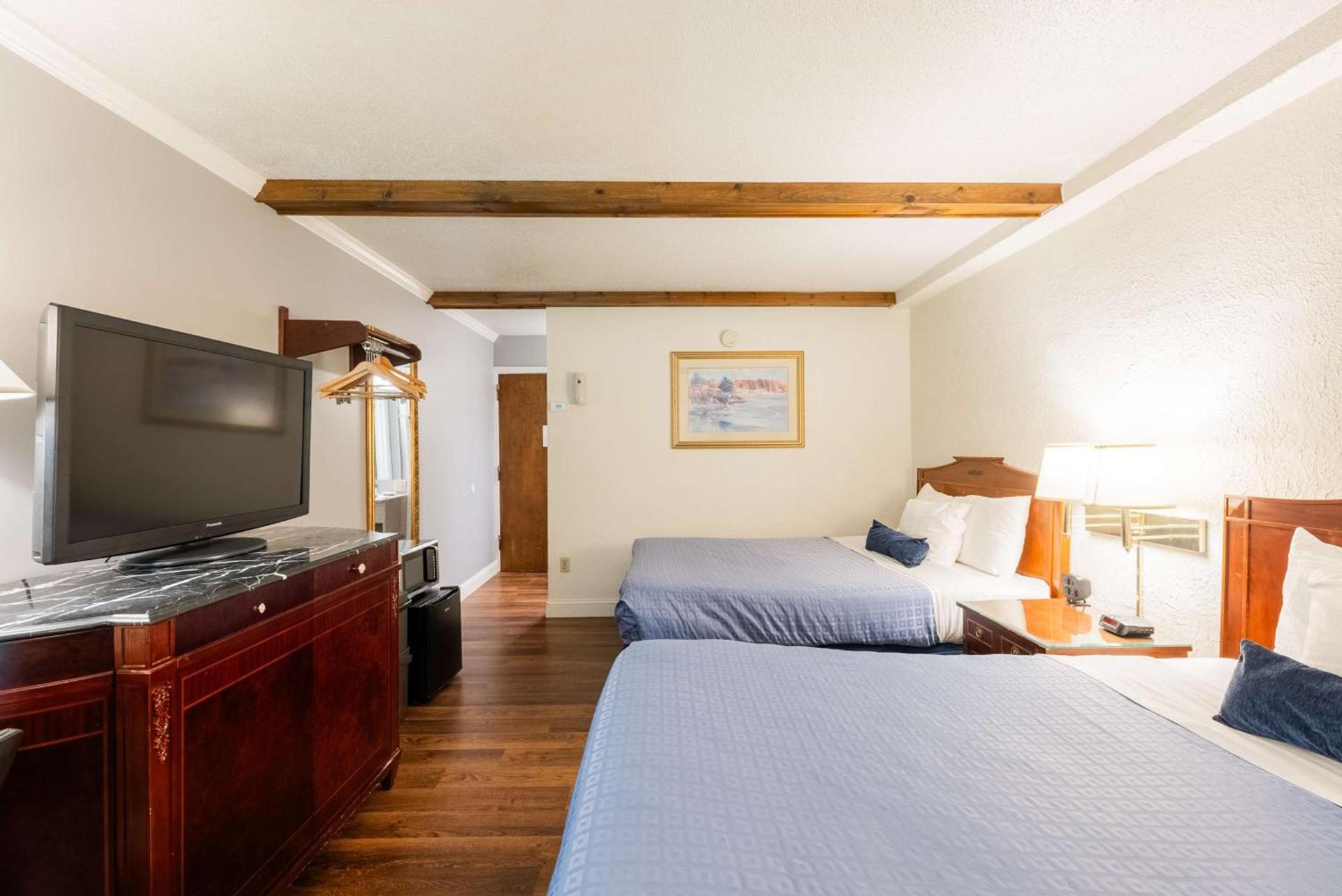 Fireside Inn and Suites Bangor photo 34