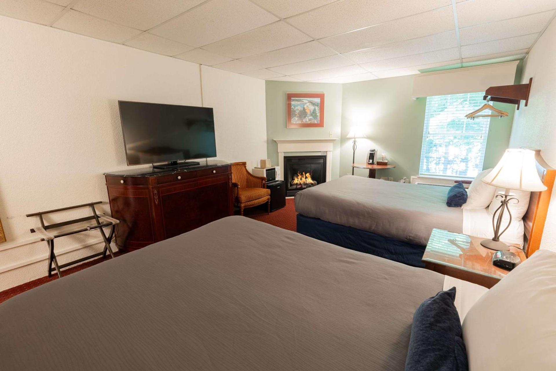Fireside Inn and Suites Bangor photo 31