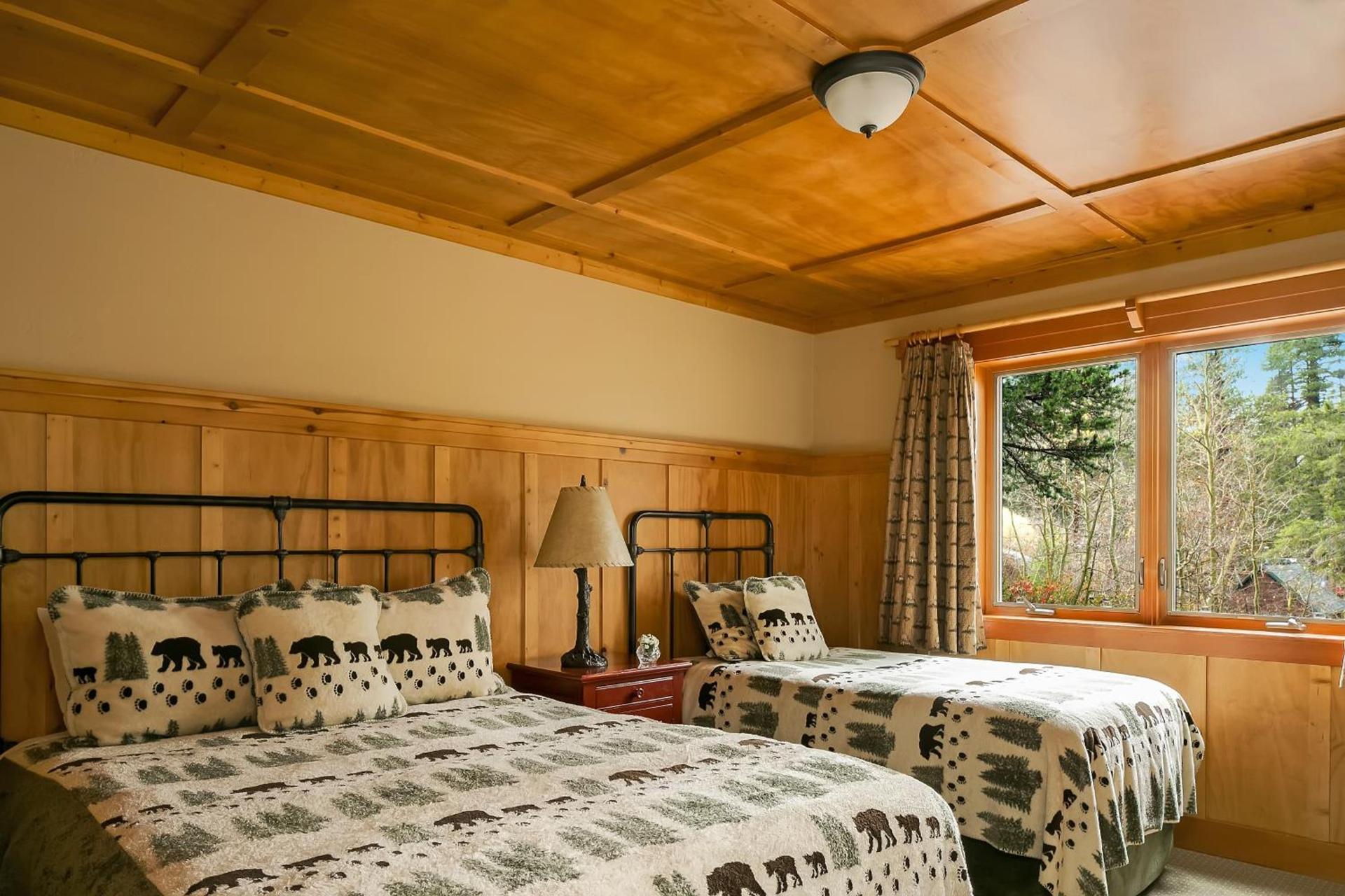 Tamarack Lodge photo 35