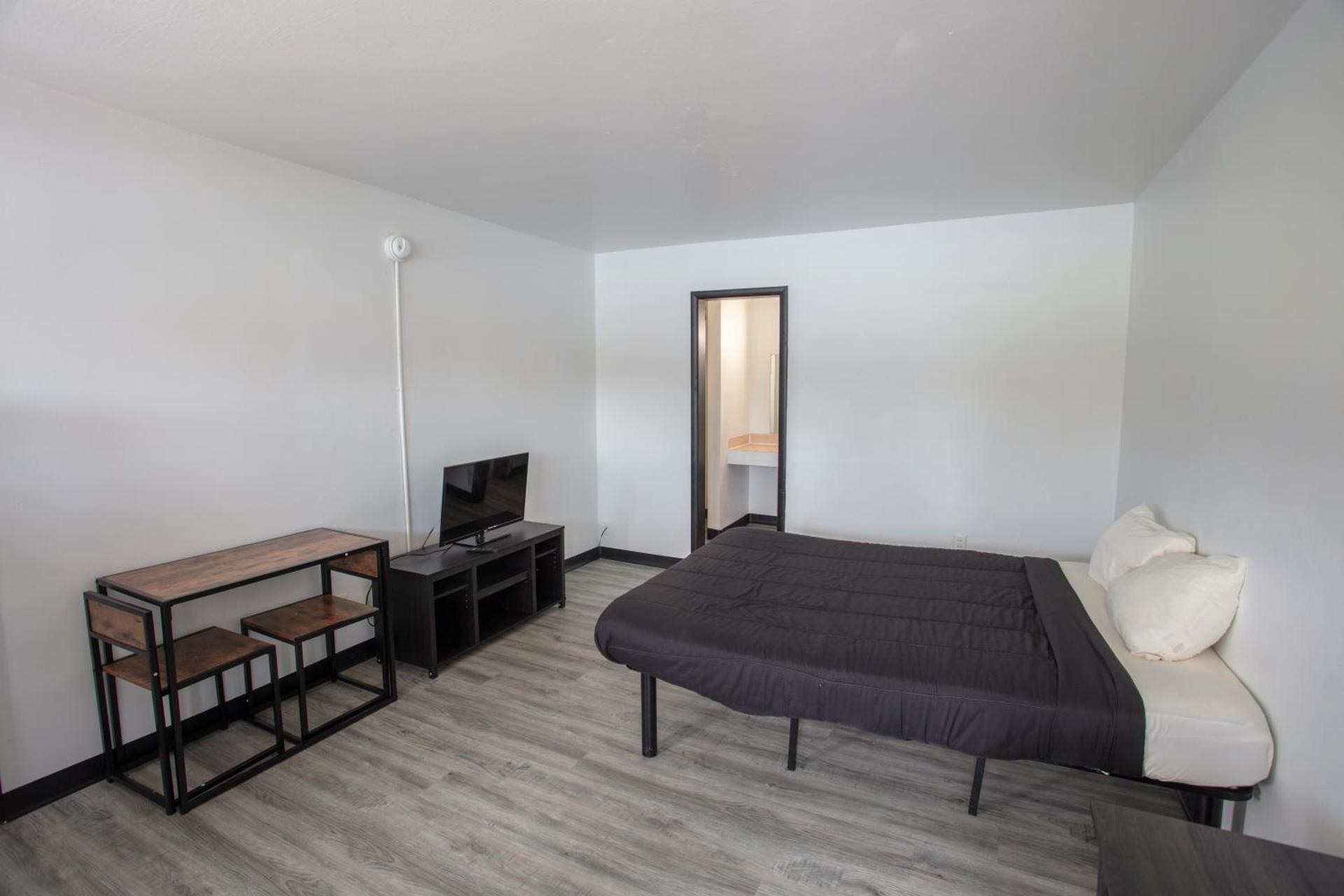 Glenstone place extended stay motel photo 20