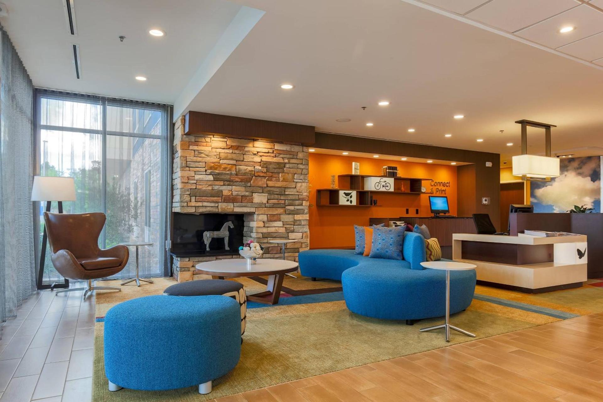 Fairfield Inn & Suites by Marriott Alexandria photo 2