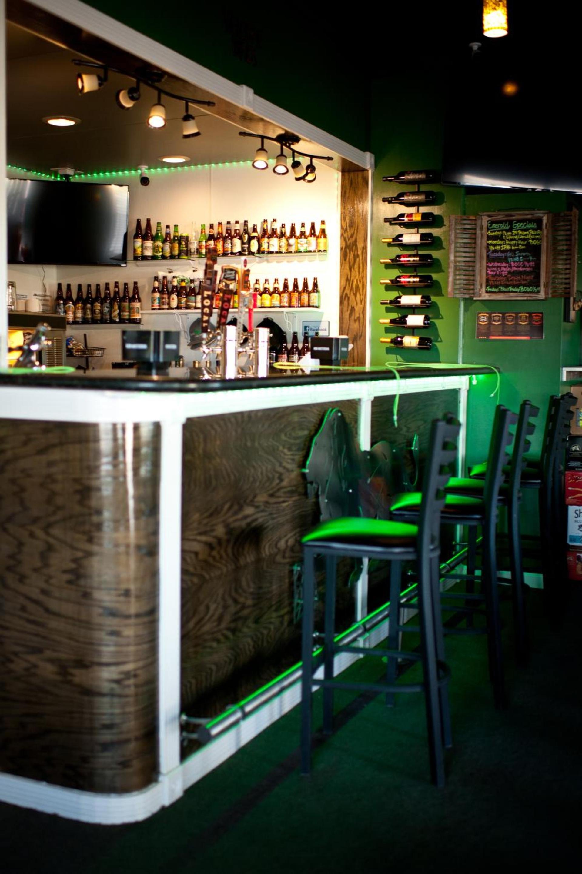 Emerald Inn & Lounge photo 30