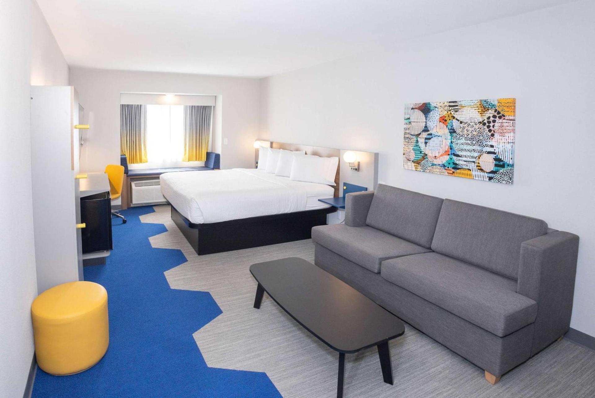 Microtel Inn & Suites by Wyndham Olean photo 2