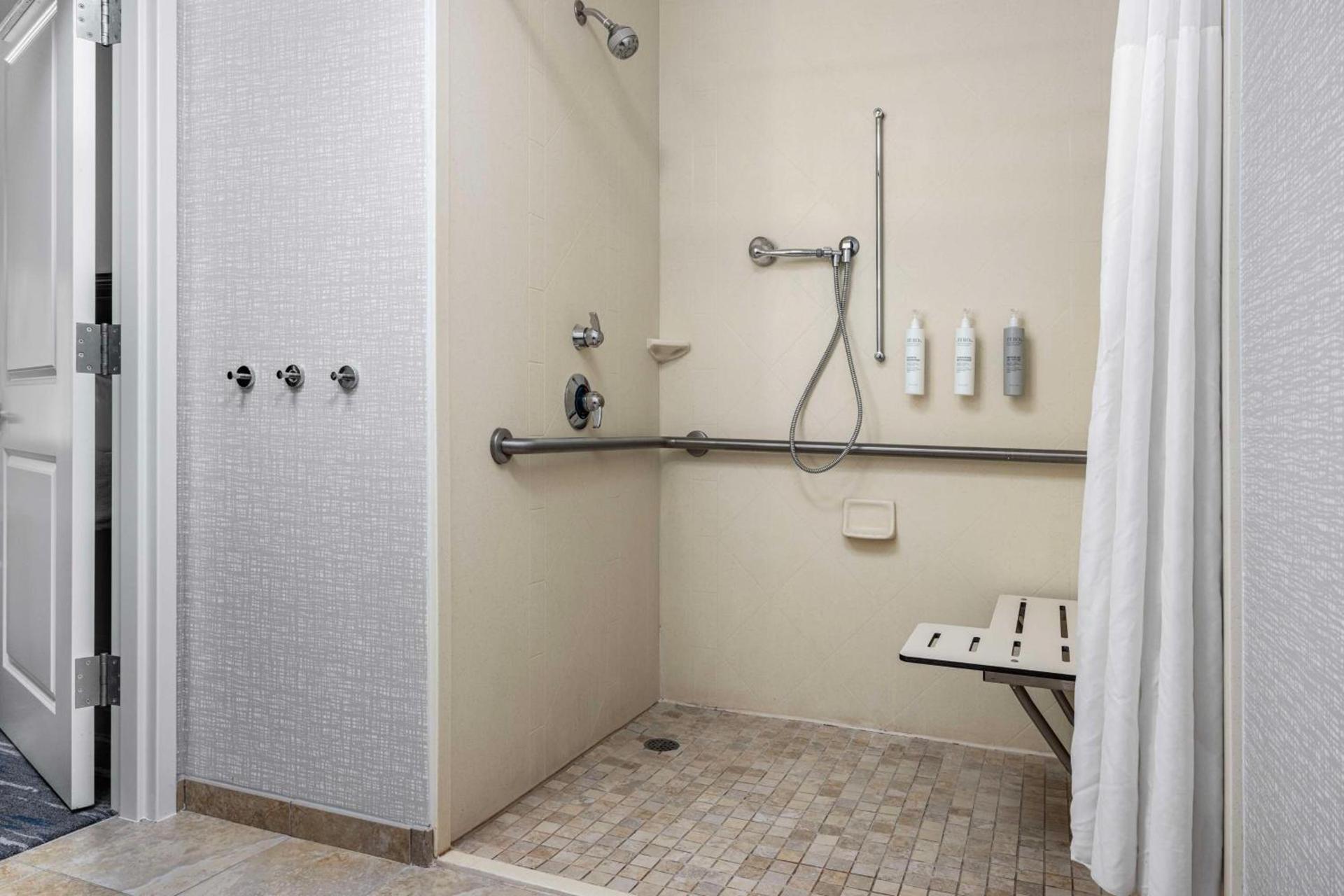 Hampton Inn & Suites Birmingham/280 East-Eagle Point photo 21