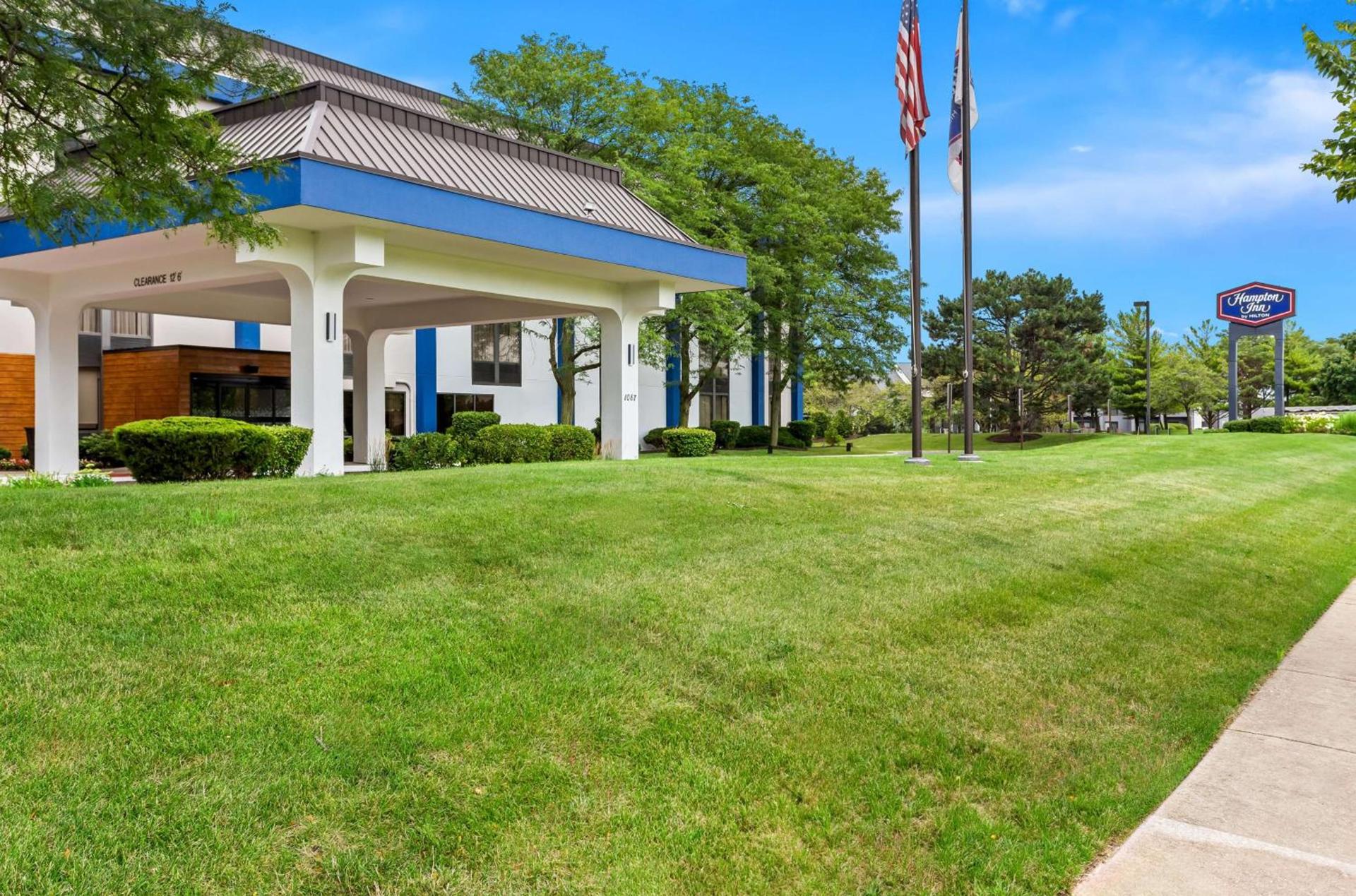 Hampton Inn Chicago-Naperville photo 5