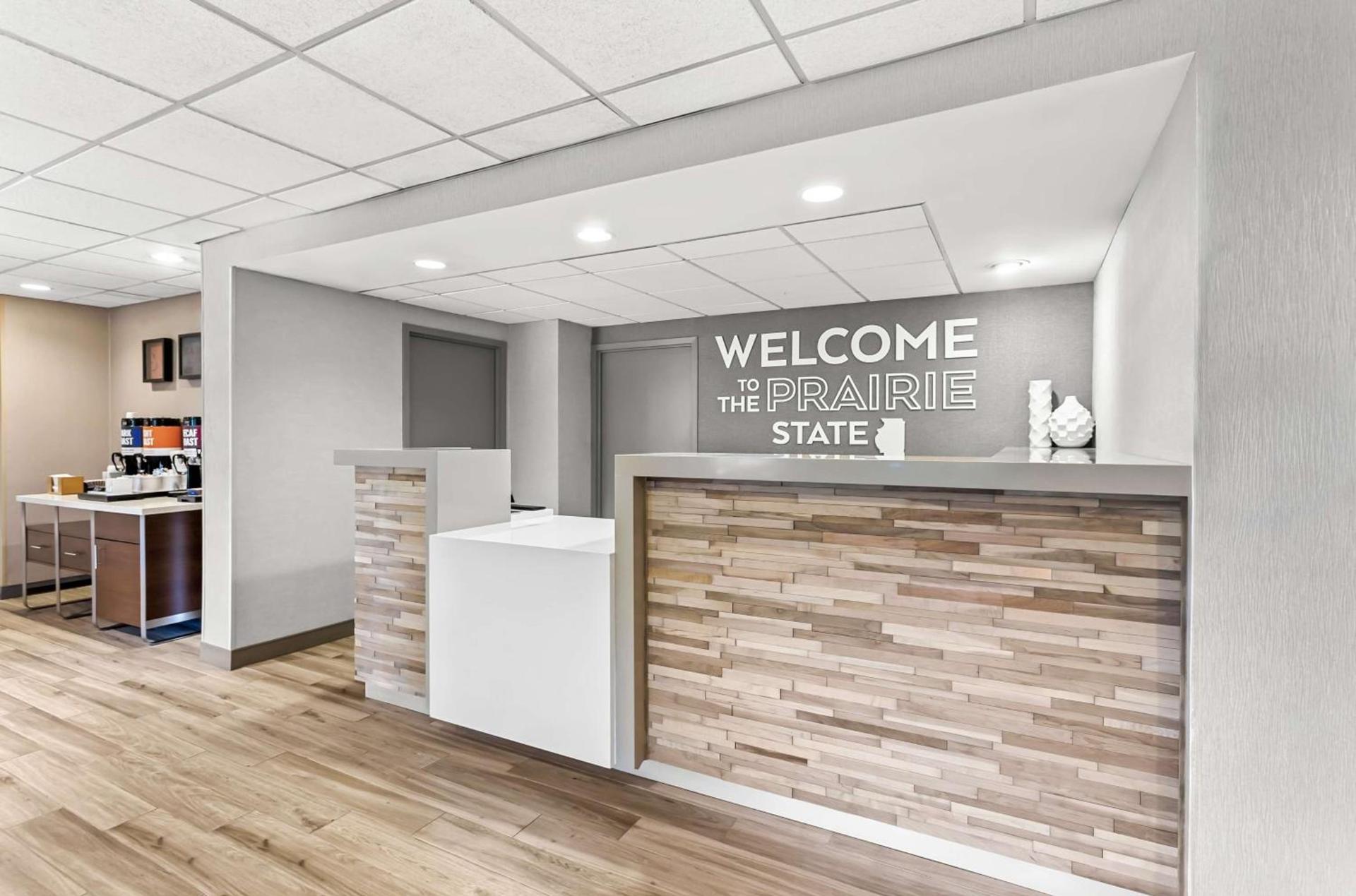 Hampton Inn Chicago-Naperville photo 10