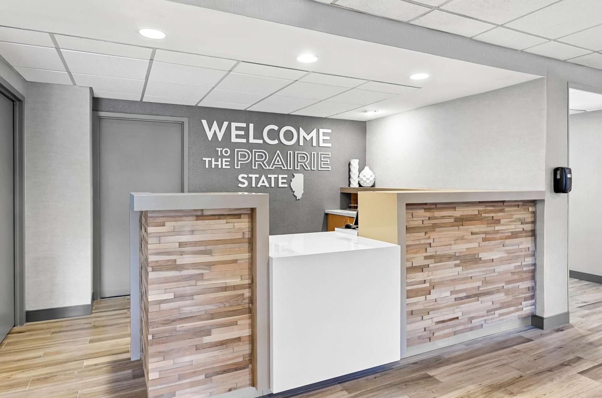 Hampton Inn Chicago-Naperville photo 9