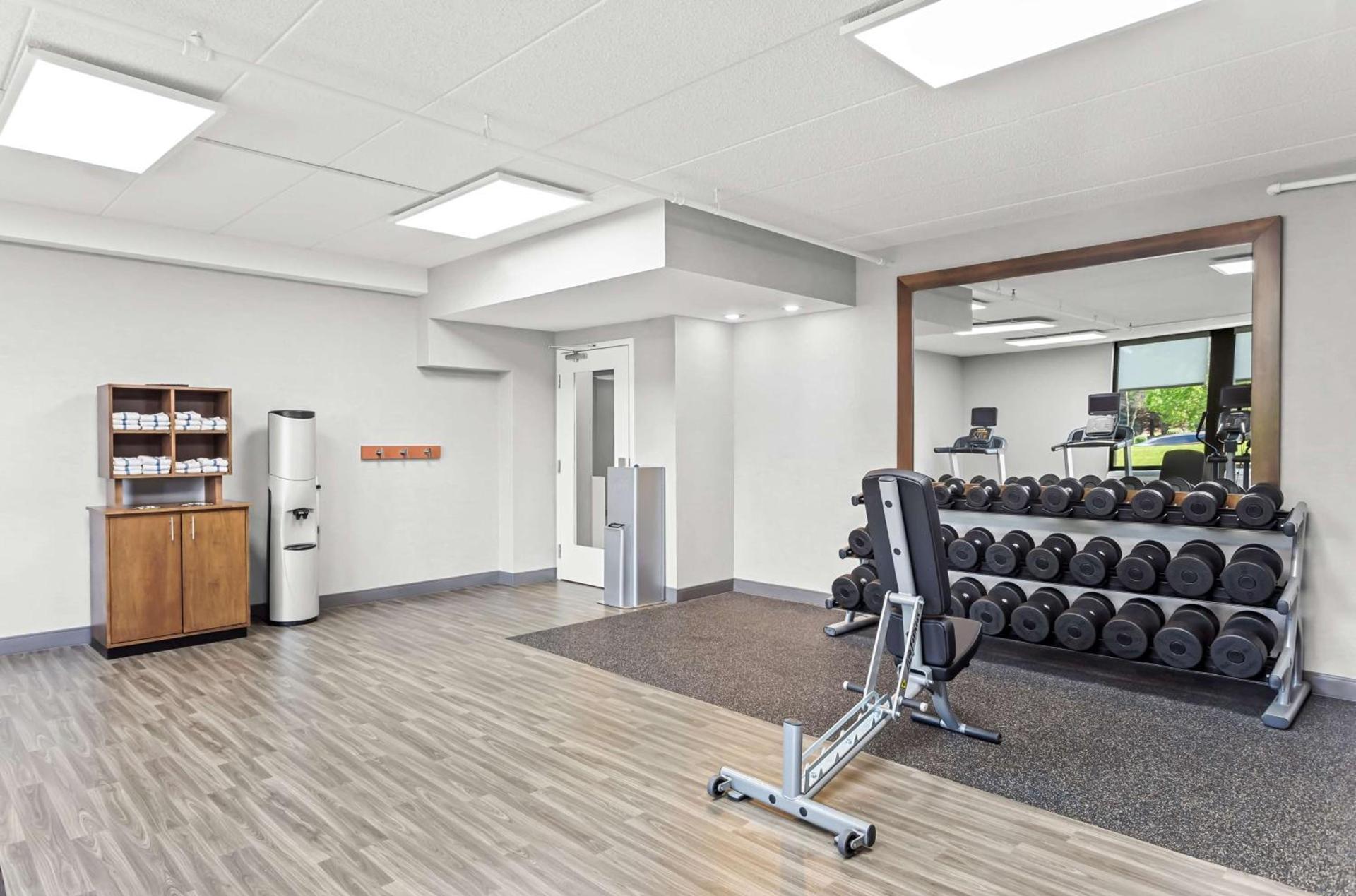 Hampton Inn Chicago-Naperville photo 16