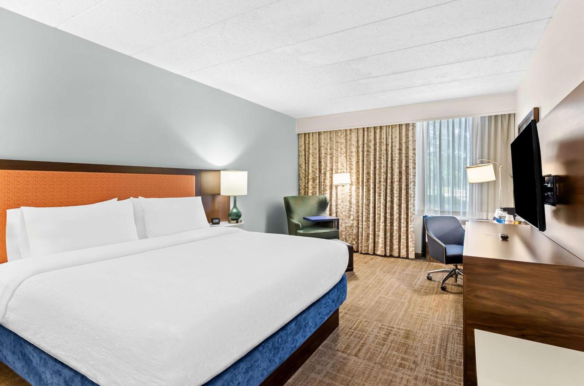 Hampton Inn Chicago-Naperville photo 36