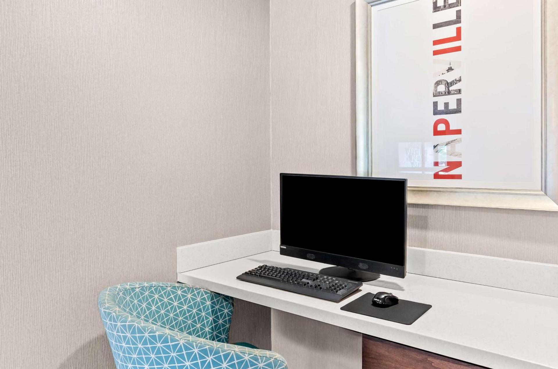 Hampton Inn Chicago-Naperville photo 46