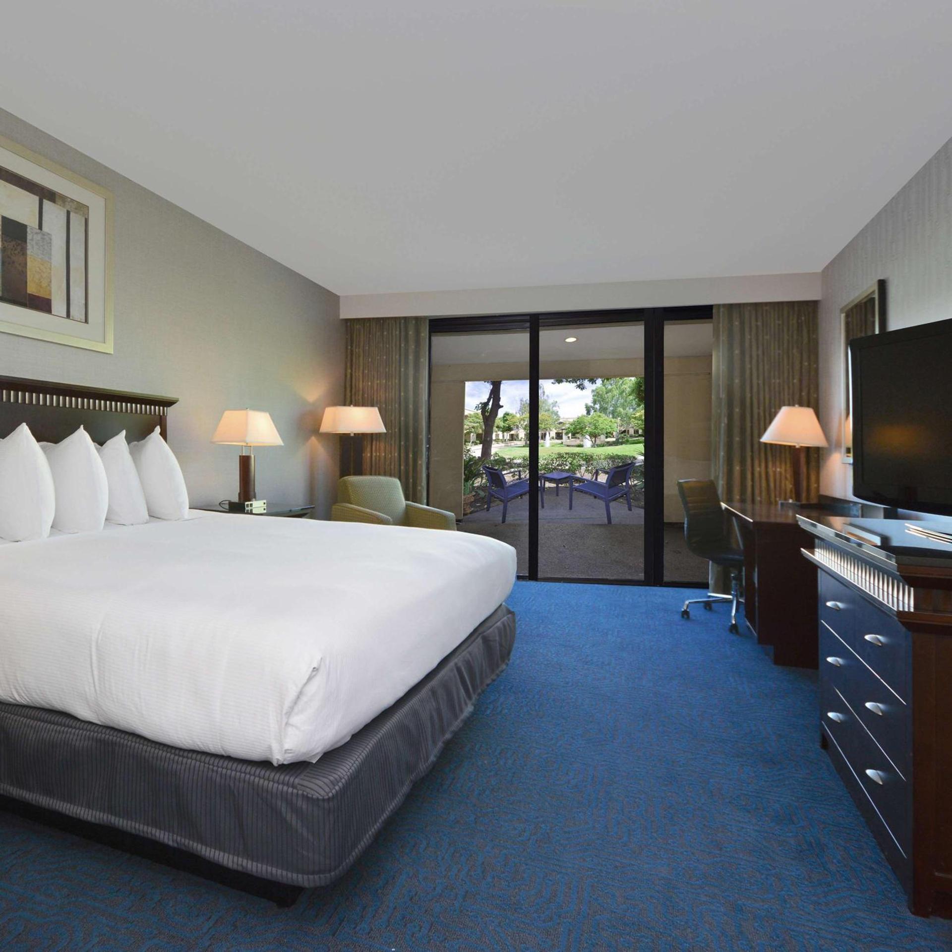 DoubleTree by Hilton Newark-Fremont photo 14