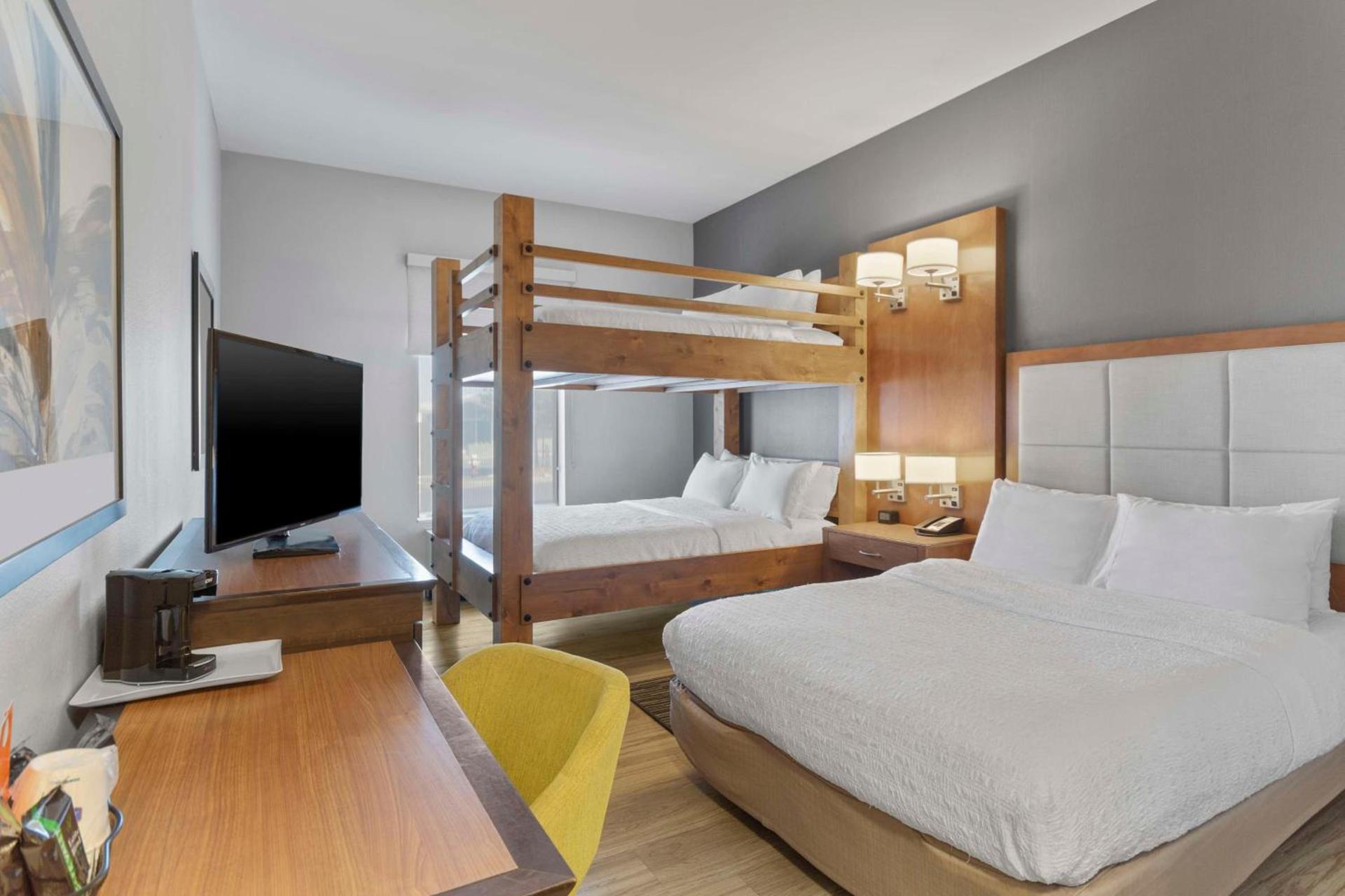 Hampton Inn & Suites by Hilton Columbus Scioto Downs photo 35