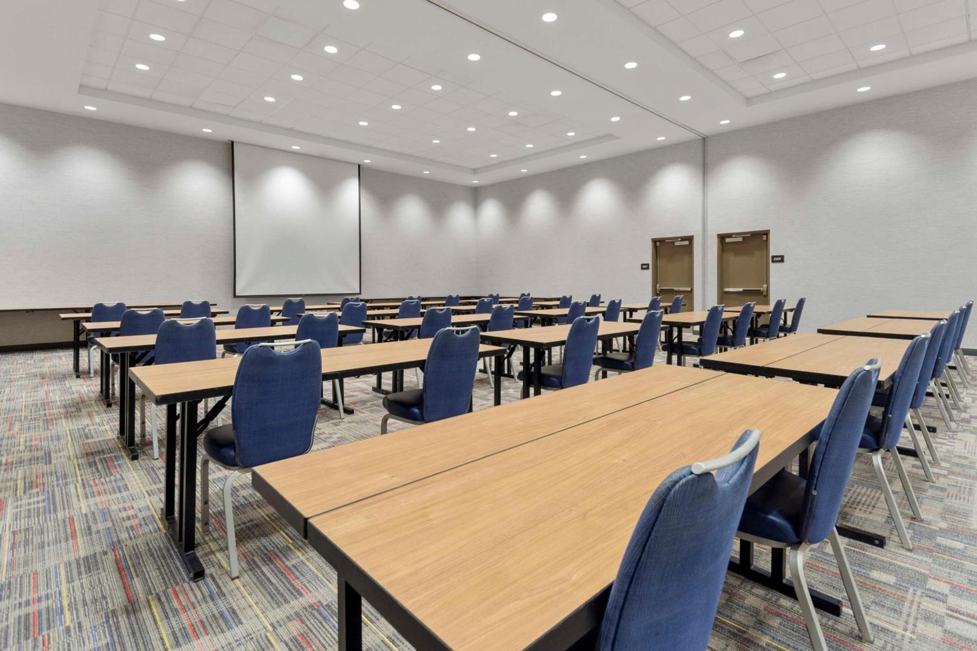 Hampton Inn & Suites by Hilton Columbus Scioto Downs photo 46
