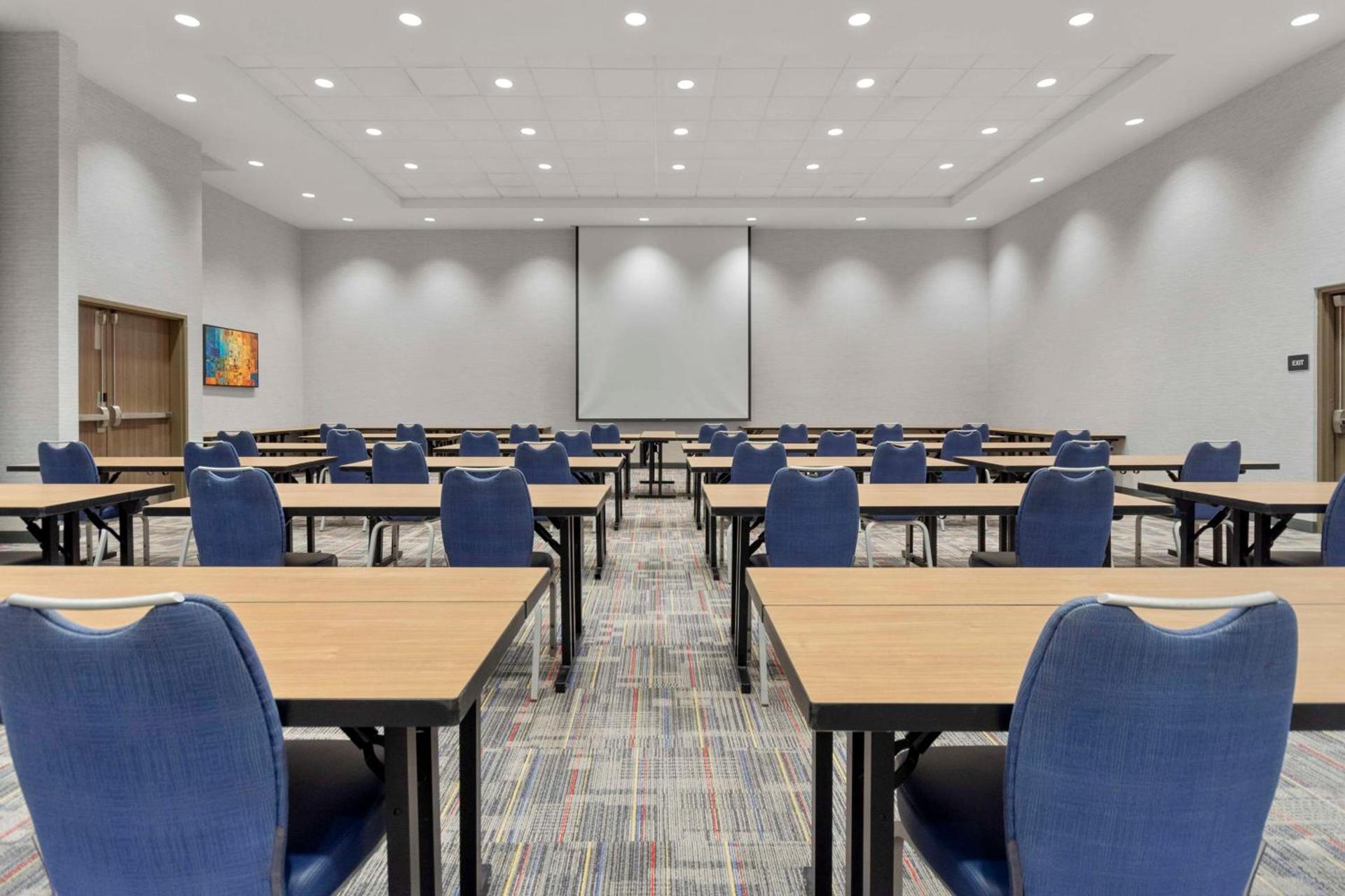 Hampton Inn & Suites by Hilton Columbus Scioto Downs photo 47