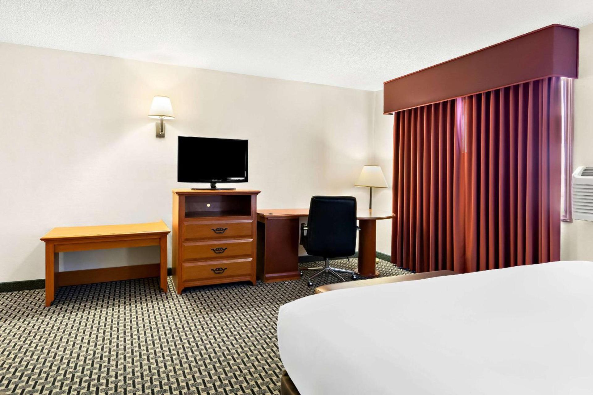 Quality Inn Mount Vernon photo 14