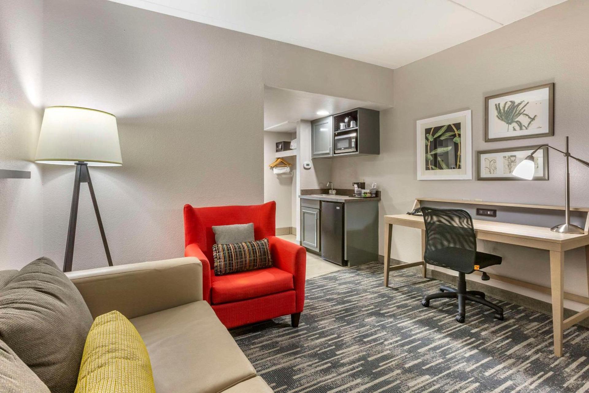 Country Inn & Suites by Radisson, Mesa, AZ photo 32