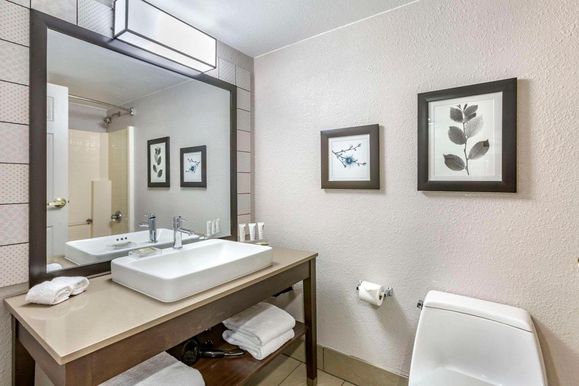 Country Inn & Suites by Radisson, Mesa, AZ photo 25