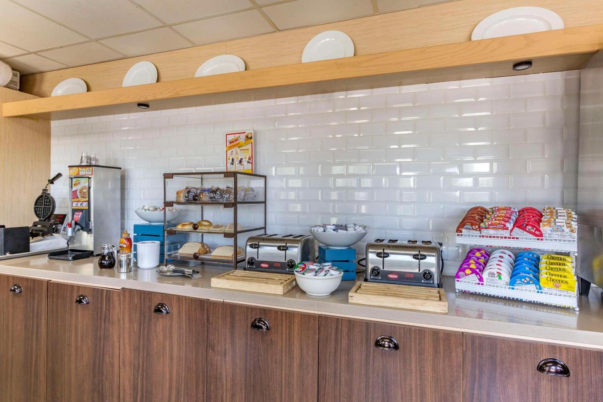 Country Inn & Suites by Radisson, Mesa, AZ photo 23