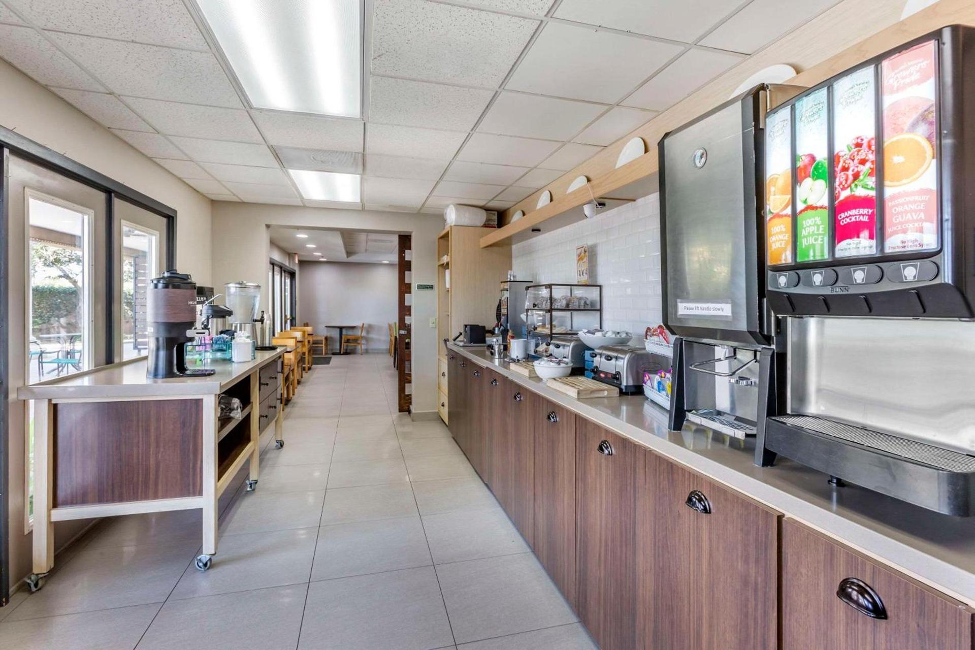Country Inn & Suites by Radisson, Mesa, AZ photo 15