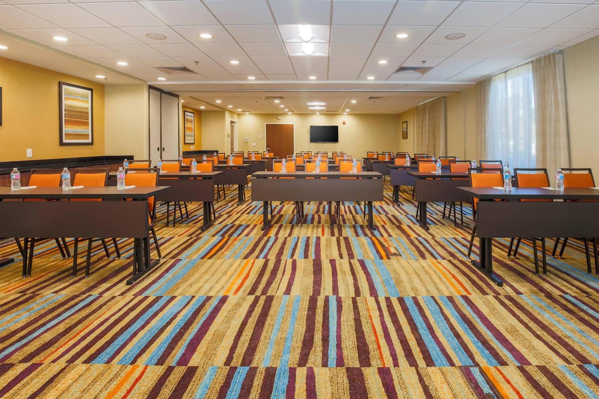 Fairfield Inn & Suites by Marriott Alexandria photo 40
