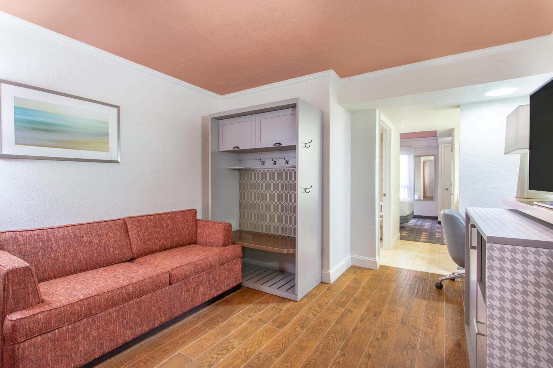 Holiday Inn & Suites Boca Raton - North photo 33