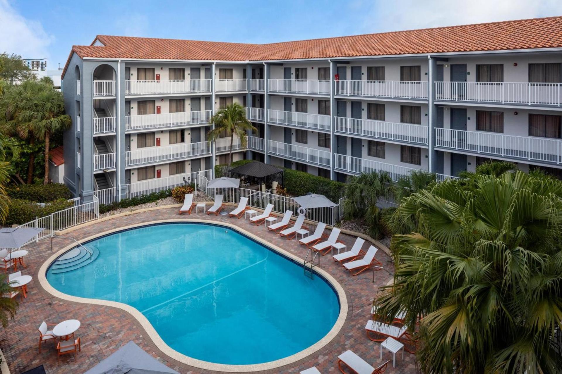 Holiday Inn & Suites Boca Raton - North photo 26