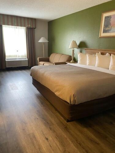 Quality Inn Perrysburg - Toledo South photo 2
