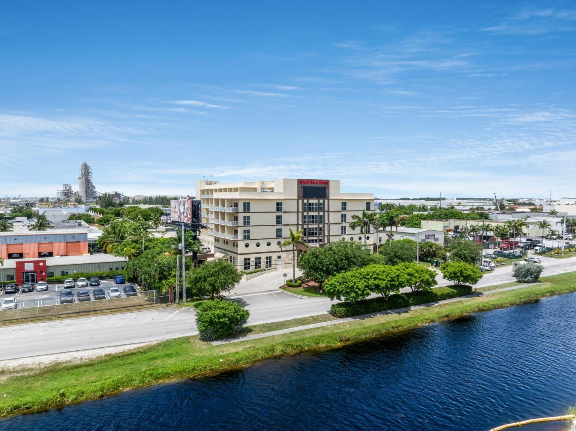 South River Suites photo 2