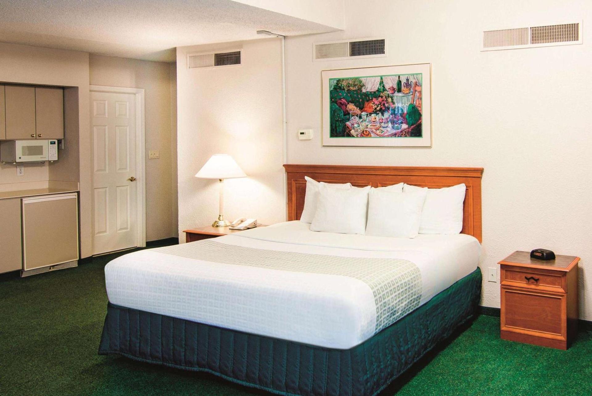 Baymont by Wyndham Indianapolis Airport Lynhurst photo 41
