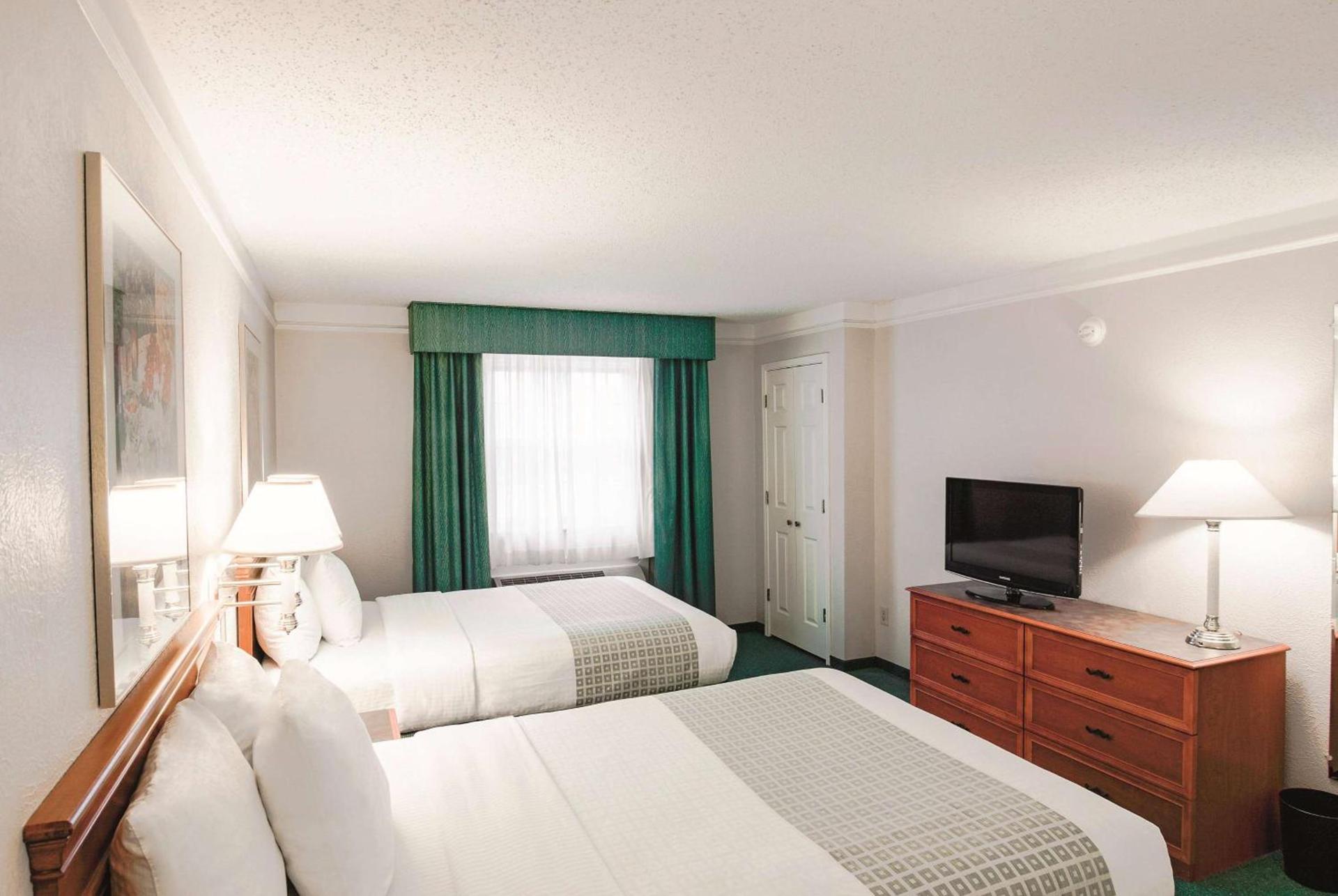 Baymont by Wyndham Indianapolis Airport Lynhurst photo 34