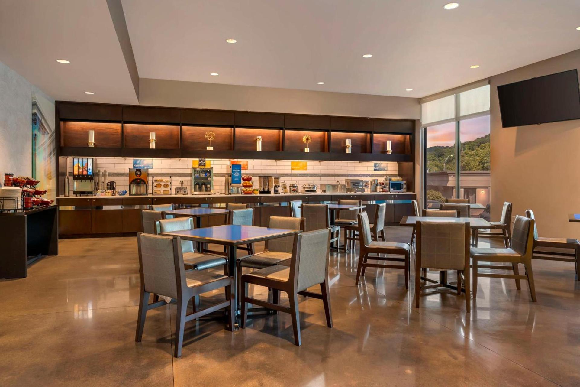 GLo Hotel Asheville-Blue Ridge Parkway photo 6