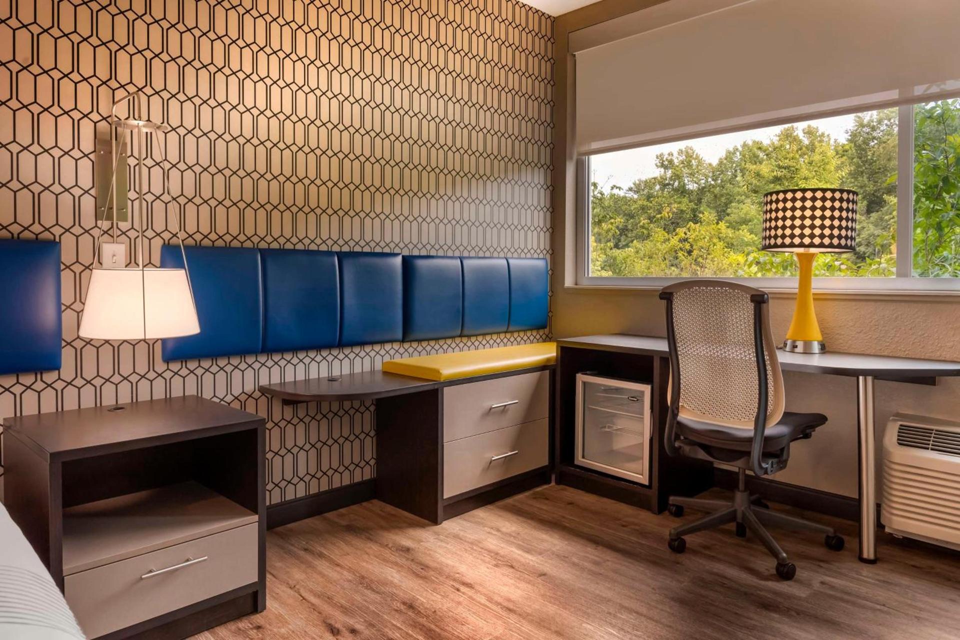 GLo Hotel Asheville-Blue Ridge Parkway photo 11
