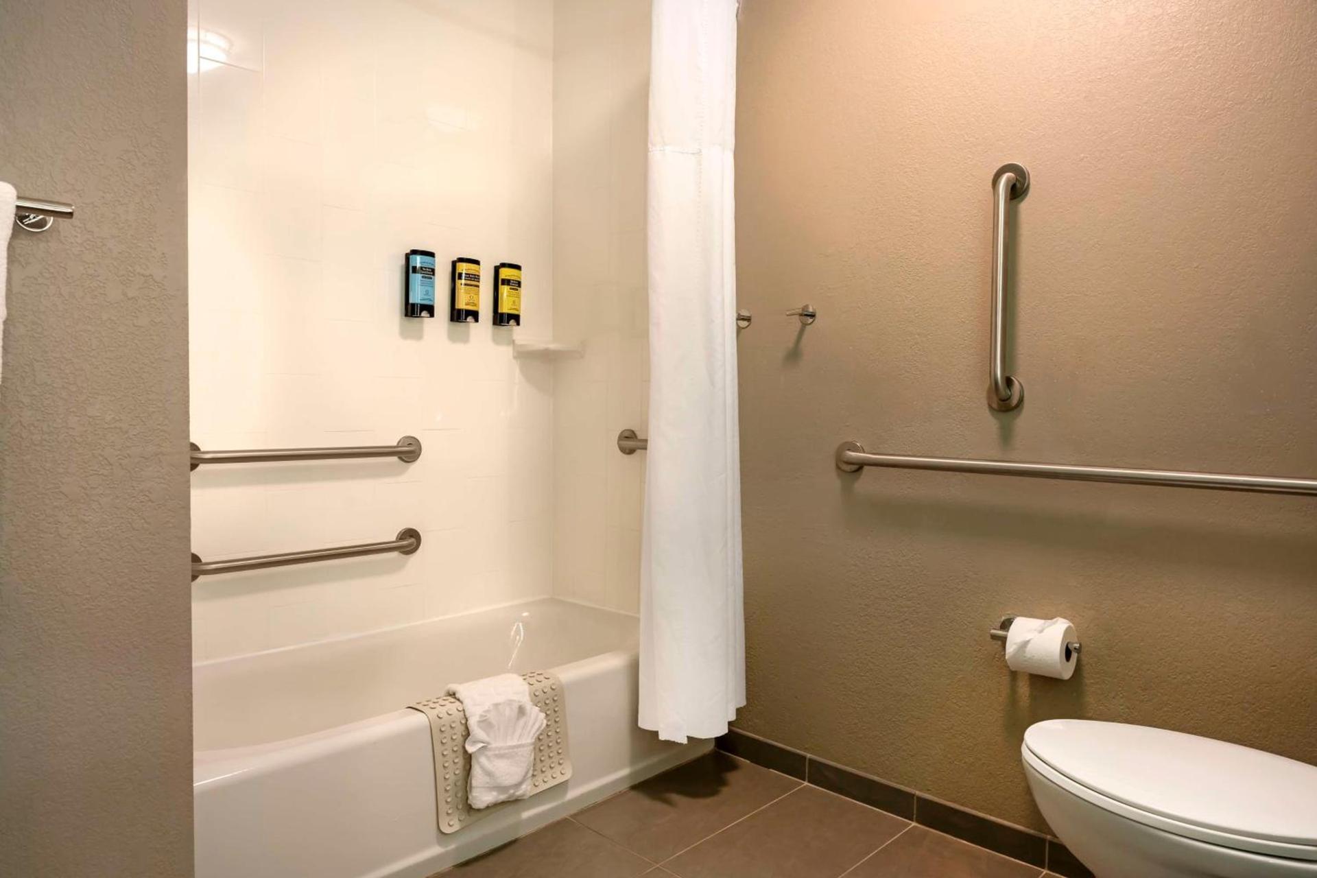 GLo Hotel Asheville-Blue Ridge Parkway photo 27