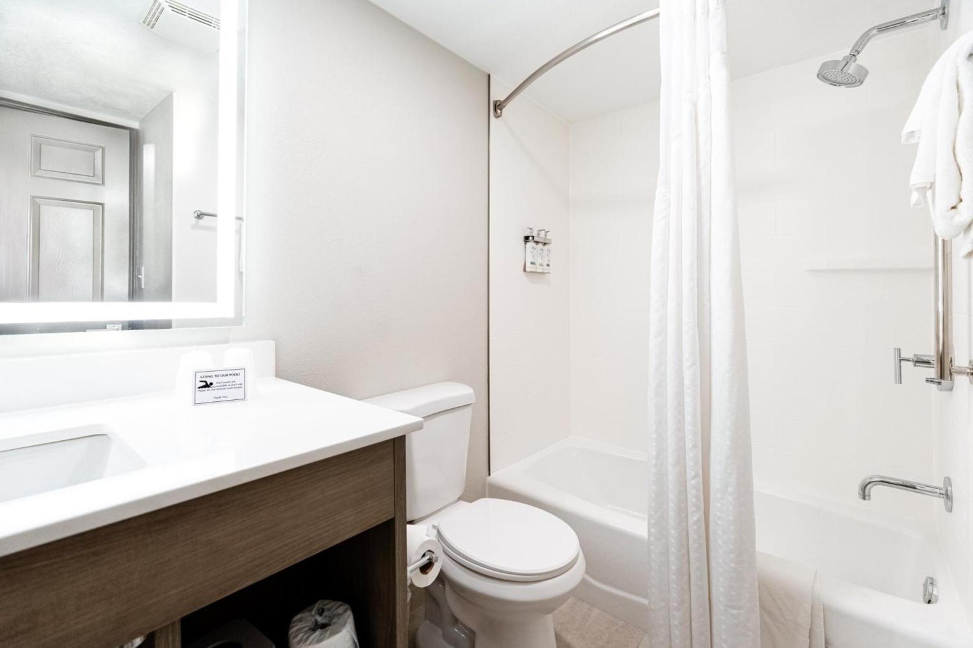 Holiday Inn Express Hotel & Suites Cocoa Beach by IHG photo 50