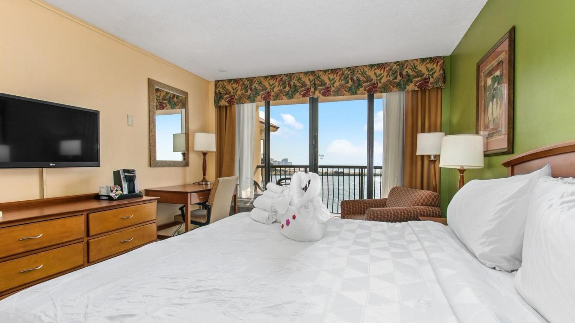 Holiday Inn & Suites Clearwater Beach by IHG photo 78