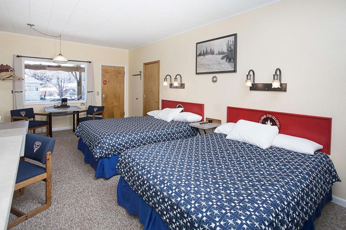 Yodeler Motel photo 17