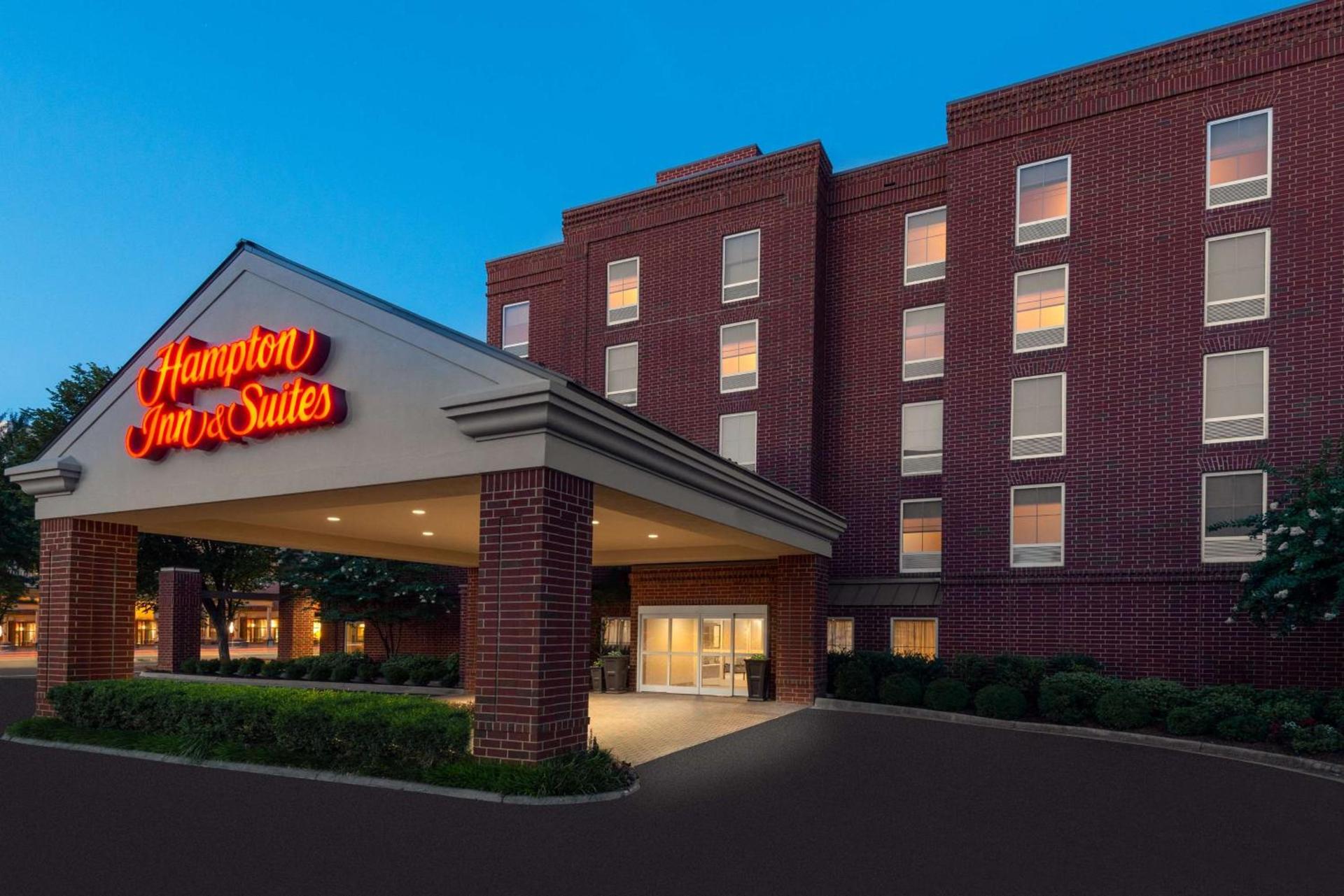 Hampton Inn & Suites Charlottesville at the University photo 2