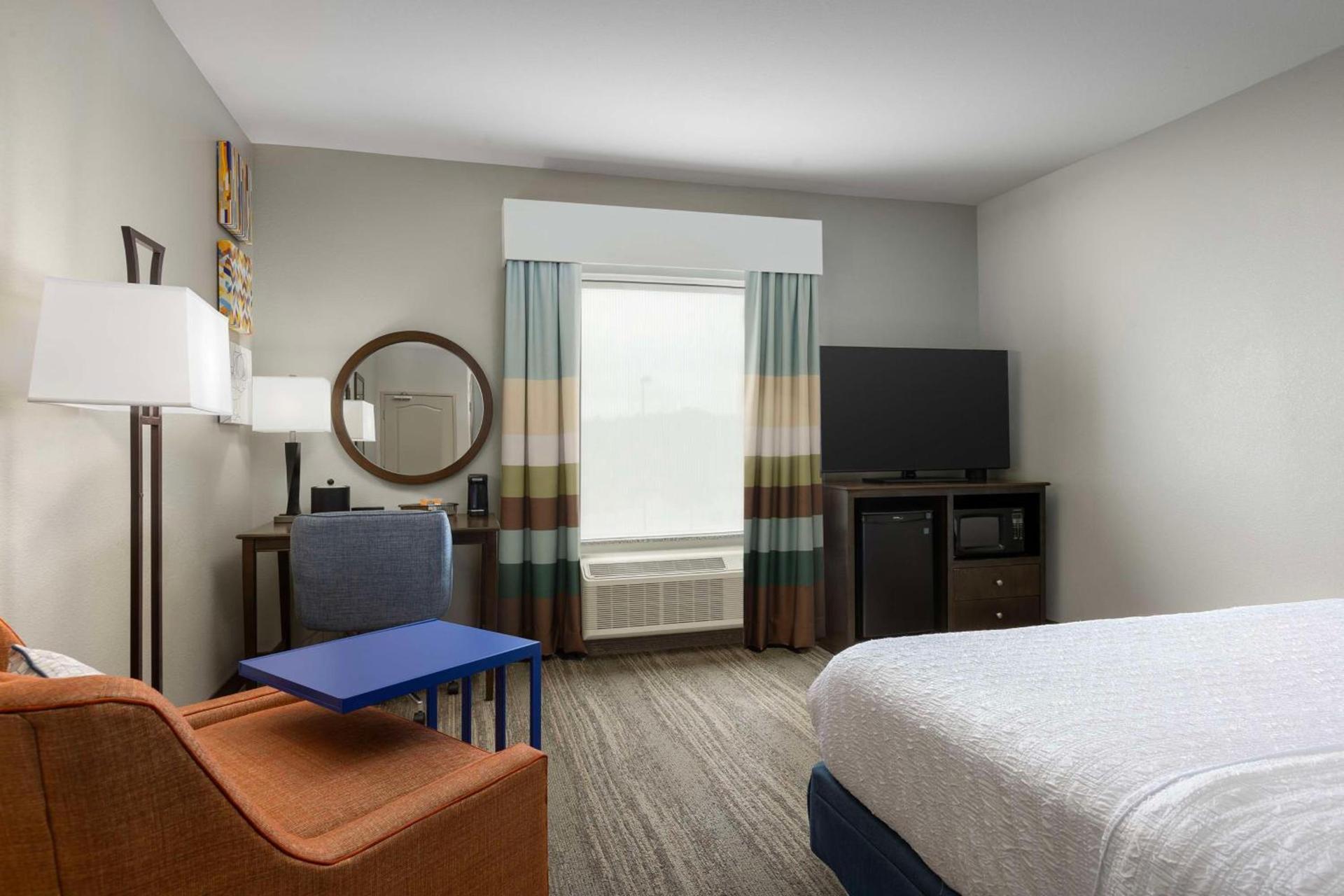 Hampton Inn & Suites Huntsville Research Park Area photo 28