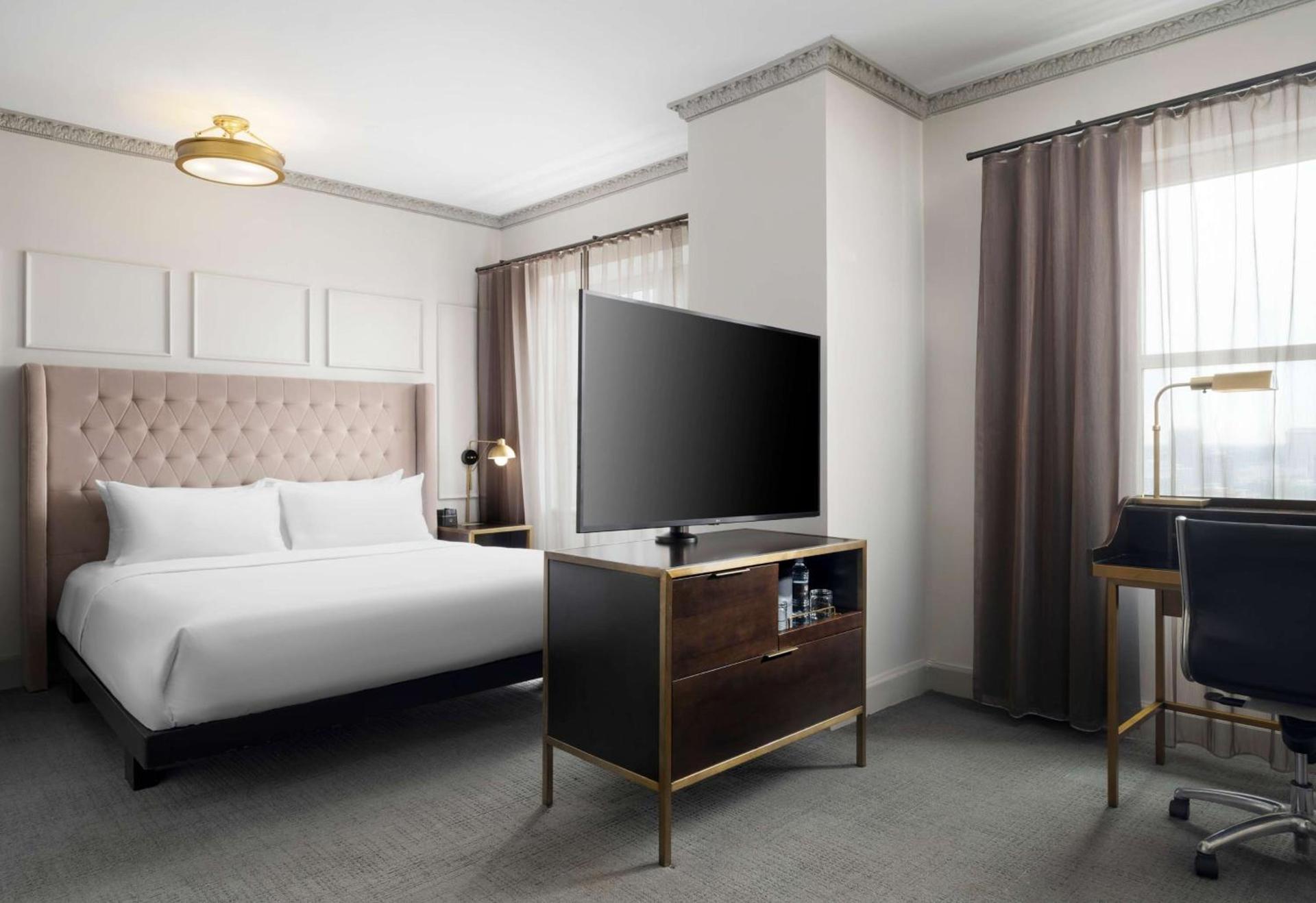 Hotel Phillips Kansas City, Curio Collection By Hilton photo 14