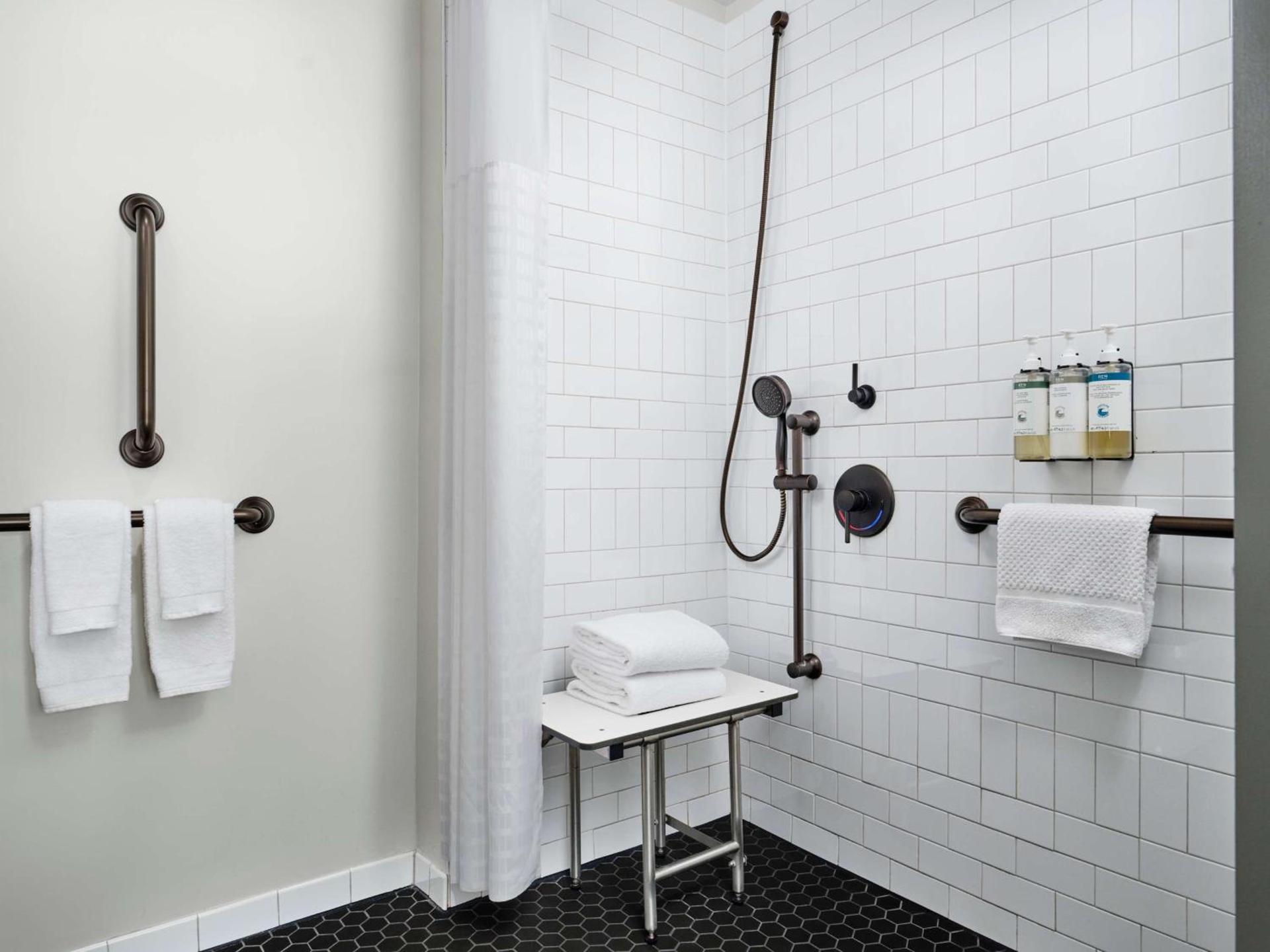 Hotel Phillips Kansas City, Curio Collection By Hilton photo 27