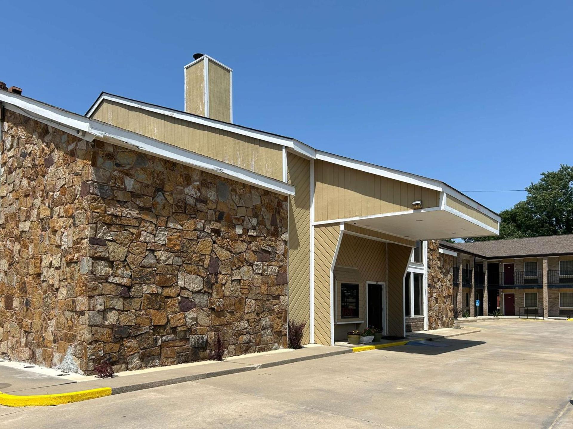 Motel 6 Ada OK — hotel in Ada