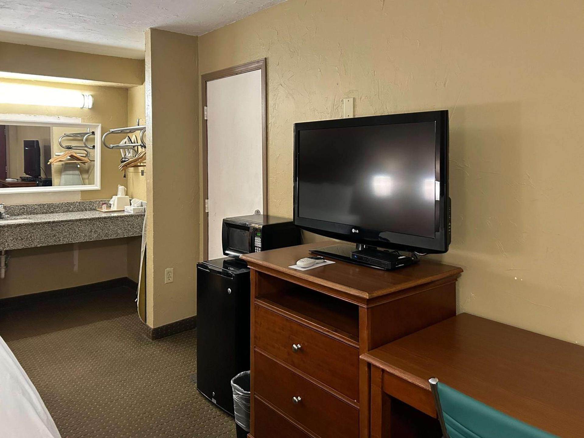 Motel 6 Ada OK photo 7
