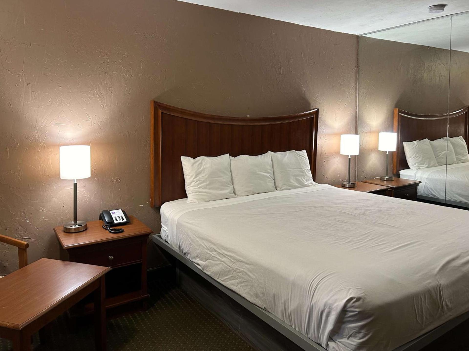 Motel 6 Ada OK photo 8