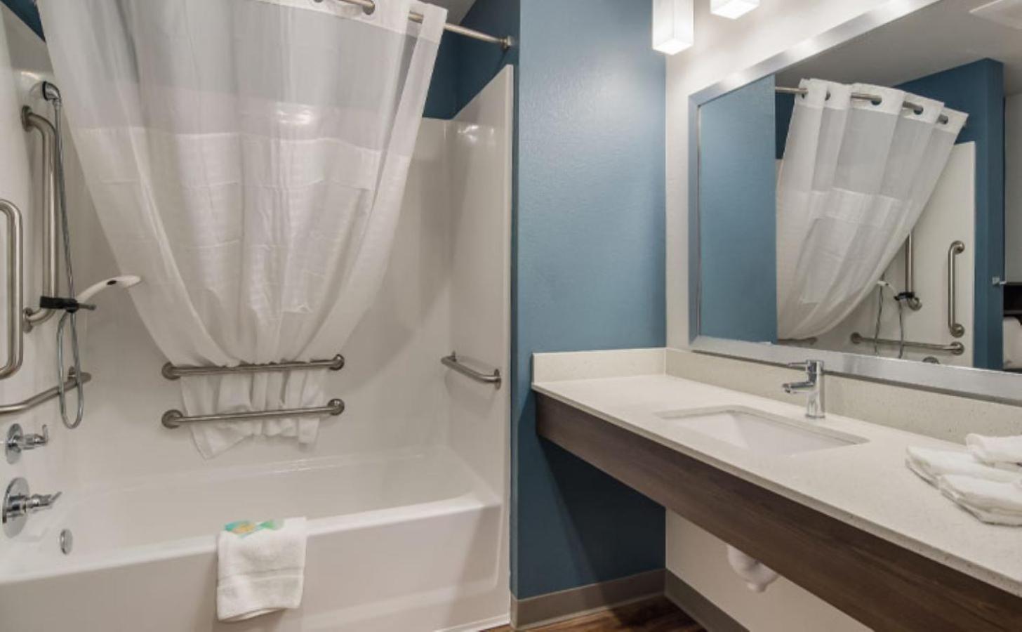 WoodSpring Suites Denver Commerce City photo 3
