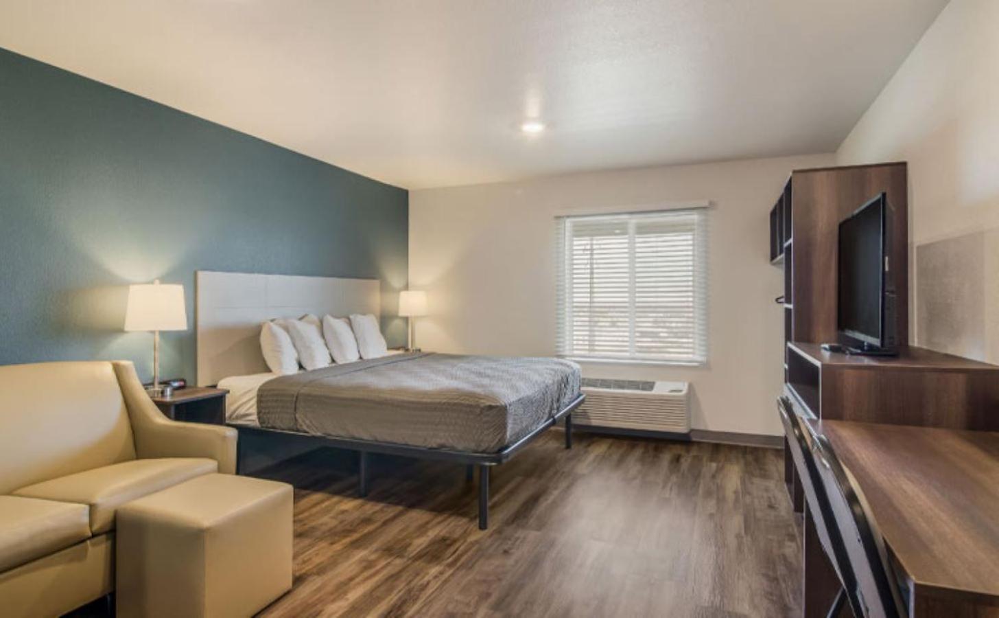 WoodSpring Suites Denver Commerce City photo 6
