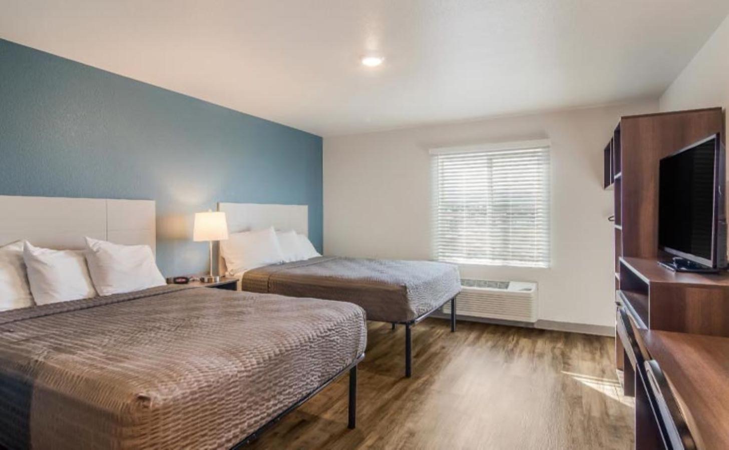 WoodSpring Suites Denver Commerce City photo 13
