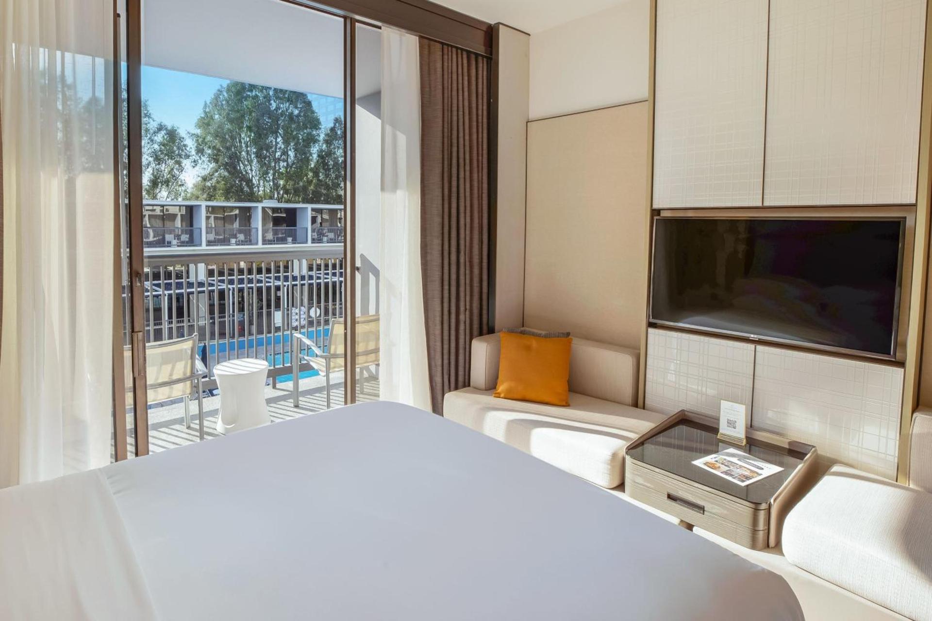 Sheraton Universal photo 14