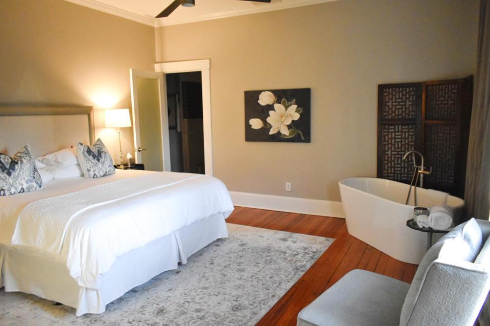 Sparrow Grove Manor photo 13