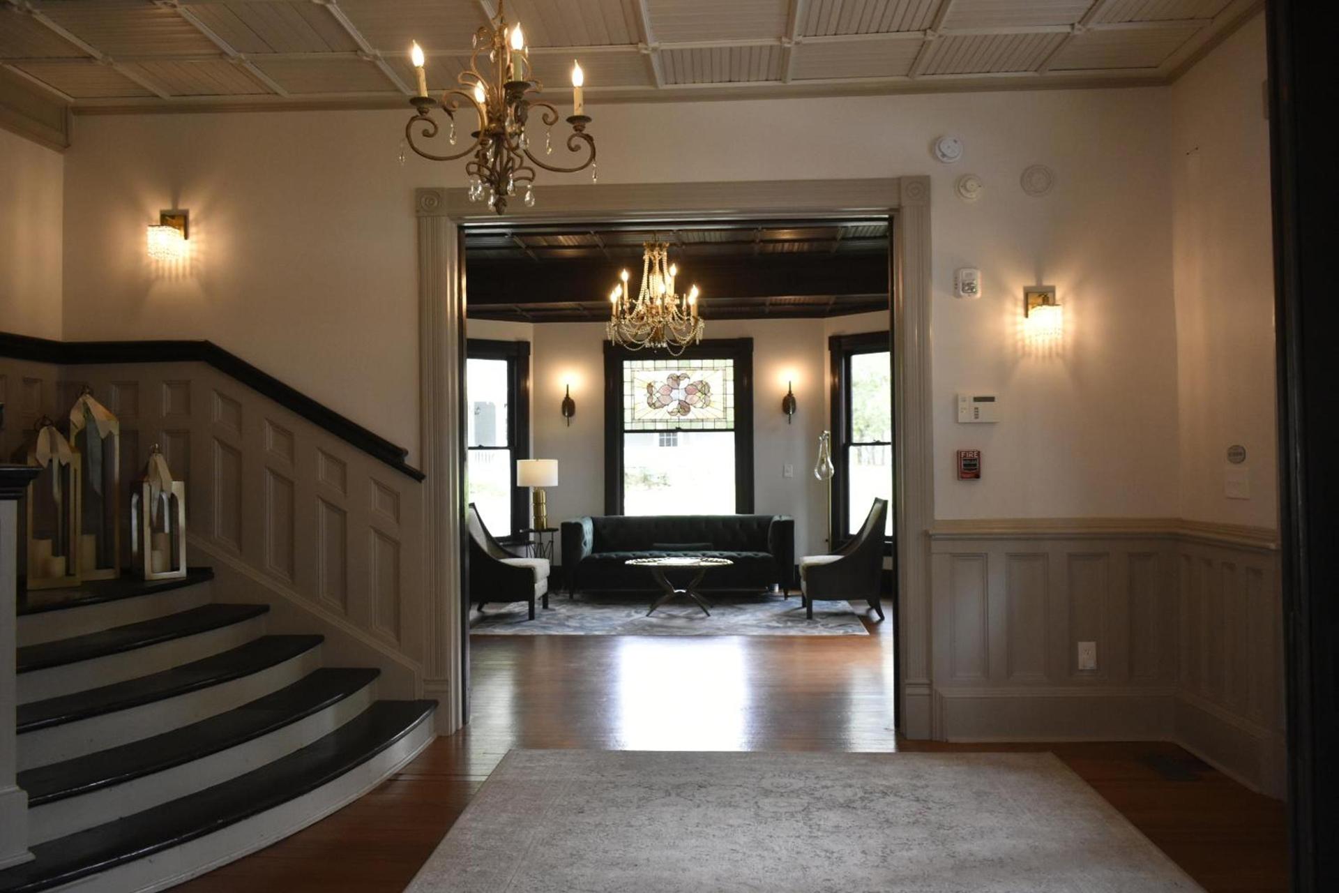 Sparrow Grove Manor photo 4