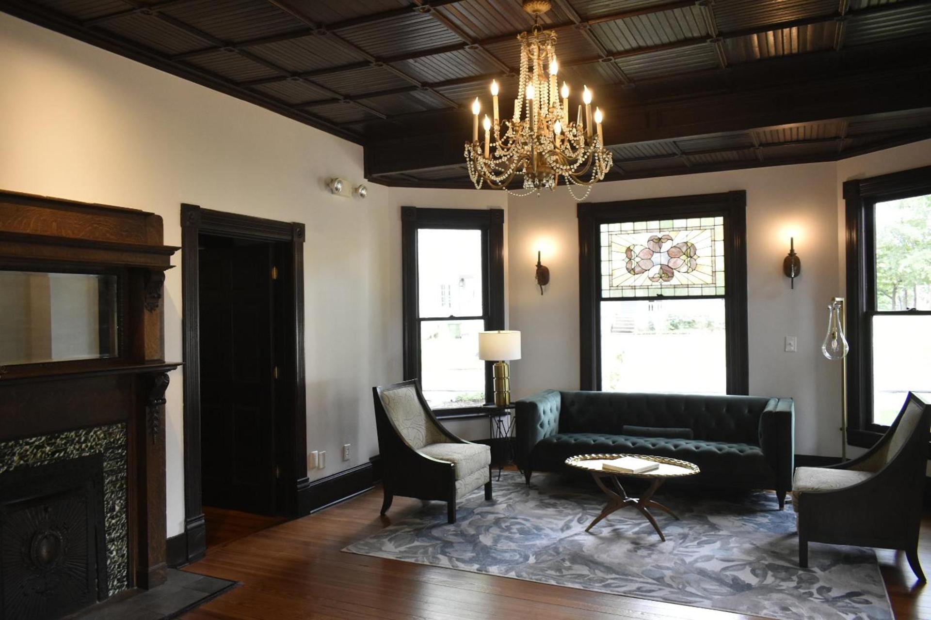 Sparrow Grove Manor photo 5